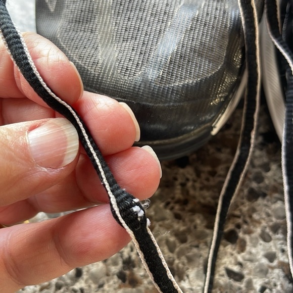 2013 Adidas Mad Basketball Shoes Sz 8.5 Mens Black,‎ gray & White. Worn on court - Picture 16 of 16